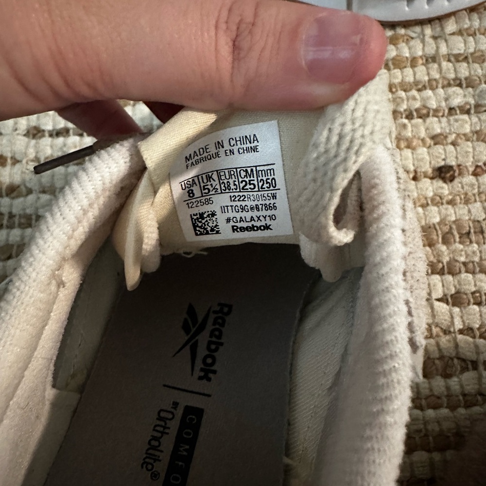 Women’s Reebok Shoe - Picture 3 of 5